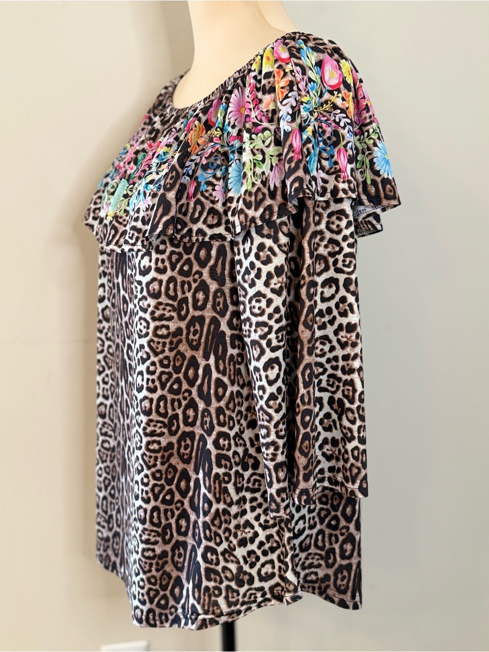 Giddy Up Glamour western leopard print cactus floral top crop sleeves SZ M - Picture 3 of 11